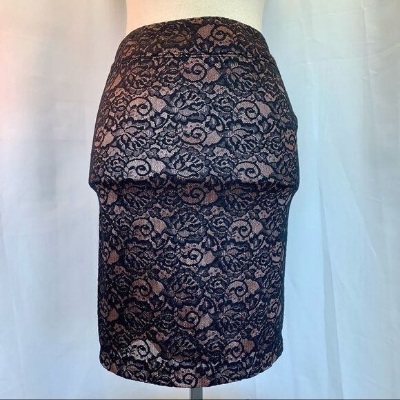 Forever 21 black lace skirt size medium - Picture 2 of 6
